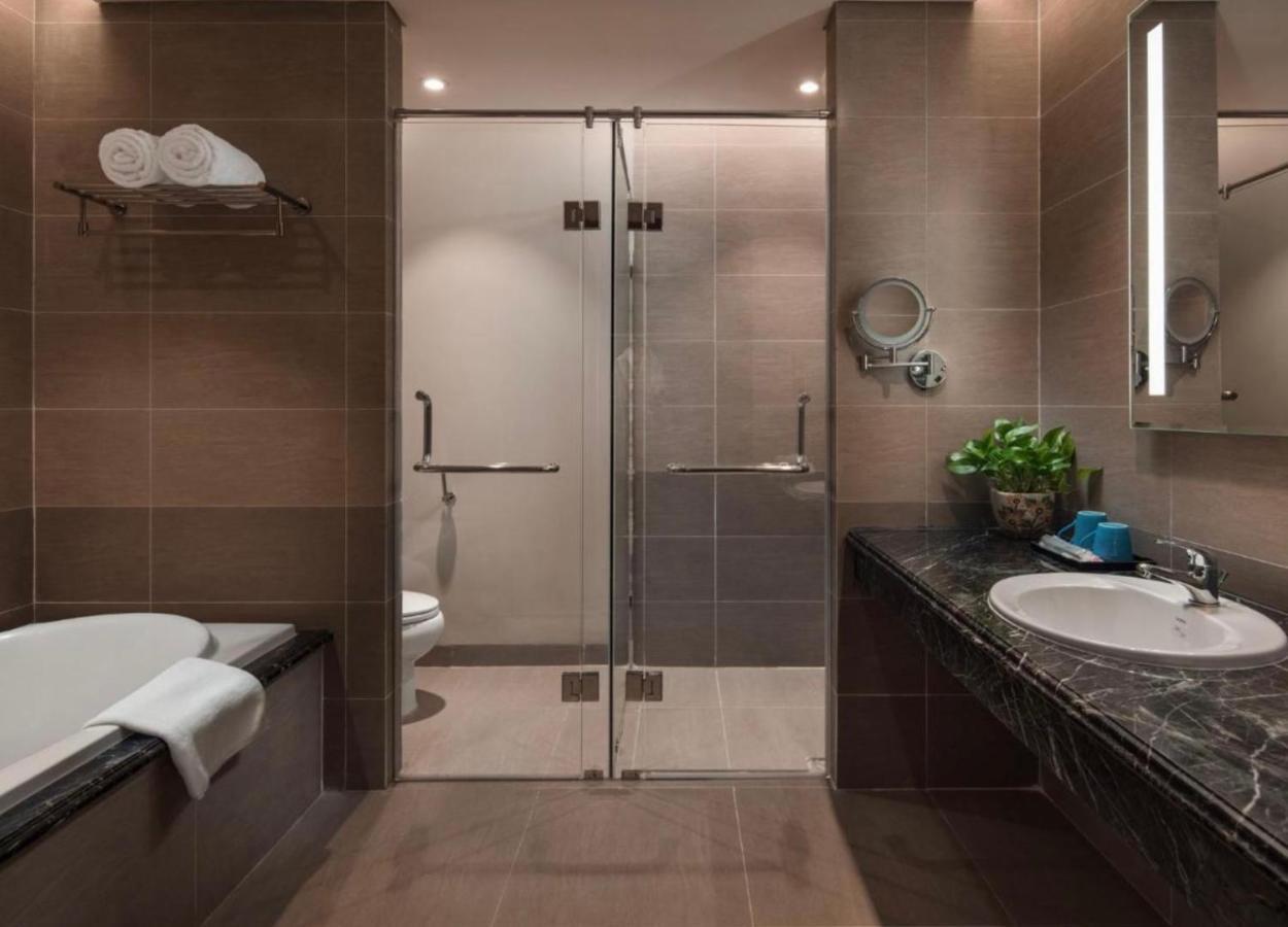 Luxury Apartment In Altara Building With Ocean View Danang Exterior photo